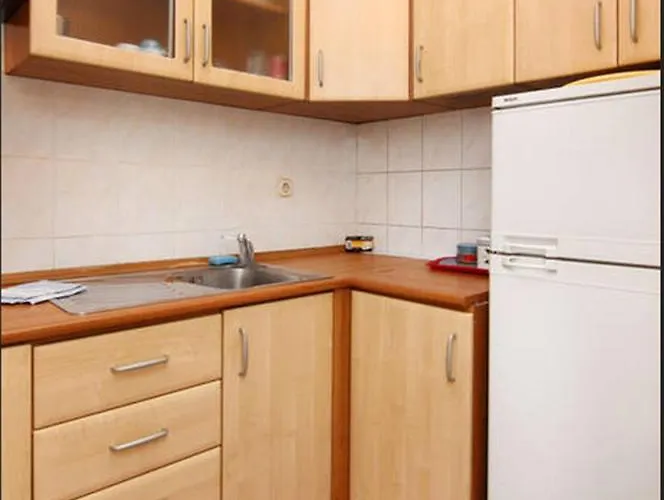 Kvaternikova - Pool, Grill, 4 Bedrooms, 3 Bathrooms