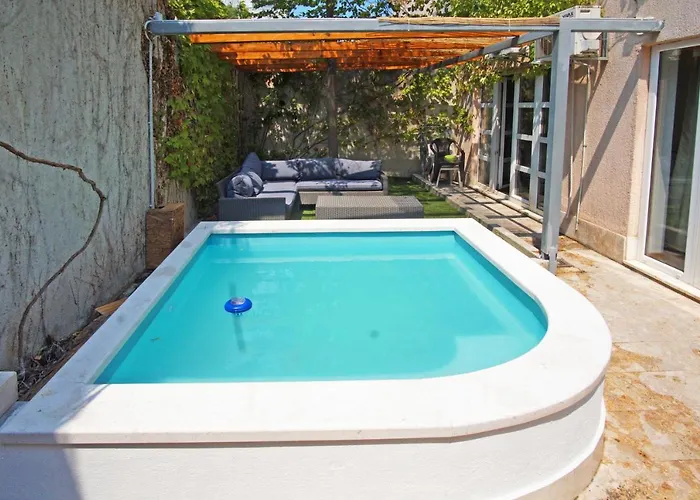 Kvaternikova - Pool, Grill, 4 Bedrooms, 3 Bathrooms 스플리트