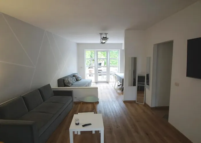 아파트 Kvaternikova - Pool, Grill, 4 Bedrooms, 3 Bathrooms *