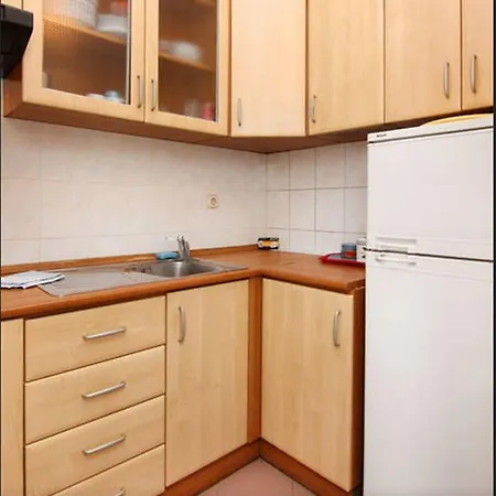 Kvaternikova - Pool, Grill, 4 Bedrooms, 3 Bathrooms