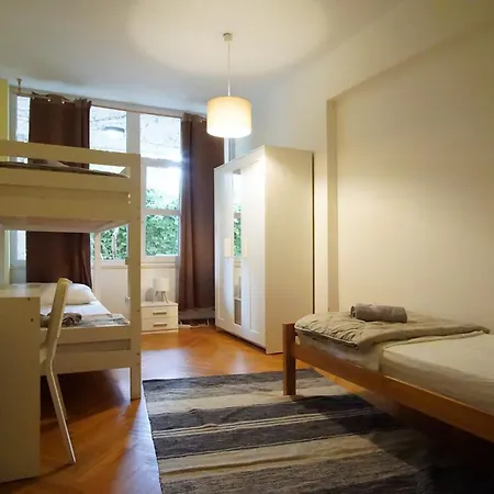 Kvaternikova - Pool, Grill, 4 Bedrooms, 3 Bathrooms