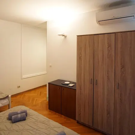 דירה Kvaternikova - Pool, Grill, 4 Bedrooms, 3 Bathrooms ספליט