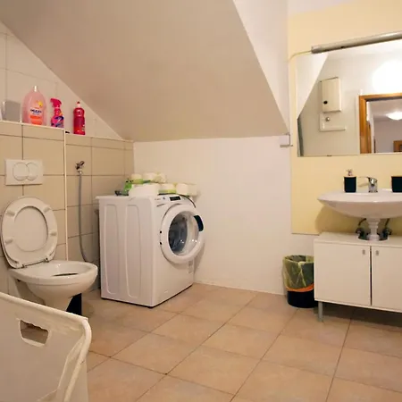 Kvaternikova - Pool, Grill, 4 Bedrooms, 3 Bathrooms * ספליט