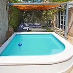 Kvaternikova - Pool, Grill, 4 Bedrooms, 3 Bathrooms Split