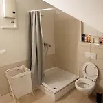 Kvaternikova - Pool, Grill, 4 Bedrooms, 3 Bathrooms Apartmán *