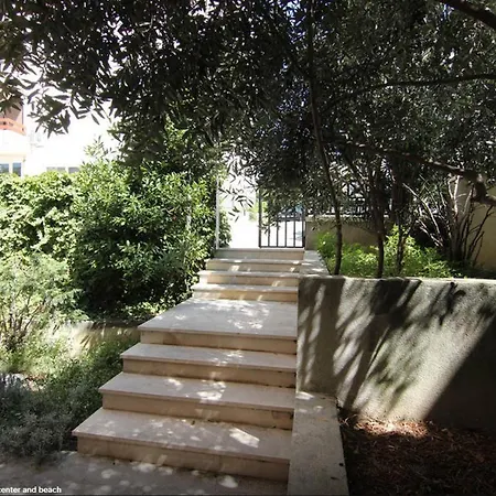 Lejlighed Kvaternikova - Pool, Grill, 4 Bedrooms, 3 Bathrooms