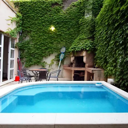 公寓 Kvaternikova - Pool, Grill, 4 Bedrooms, 3 Bathrooms