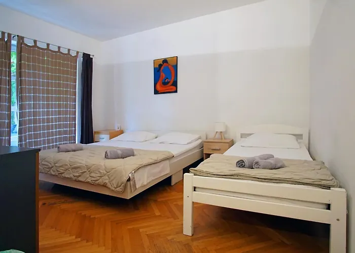 Kvaternikova - Pool, Grill, 4 Bedrooms, 3 Bathrooms